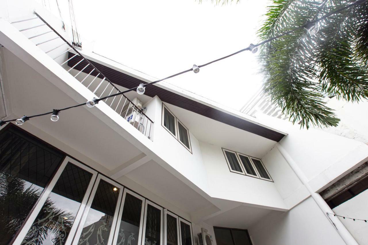 Home16 Sukhumvit16 Bangkok Exterior photo